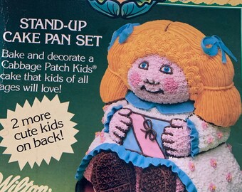 Wilton cabbage patch doll 3D stand up cake pan Vintage Wilton cabbage patch doll cake/Retro bakeware/Aluminum cake pan.