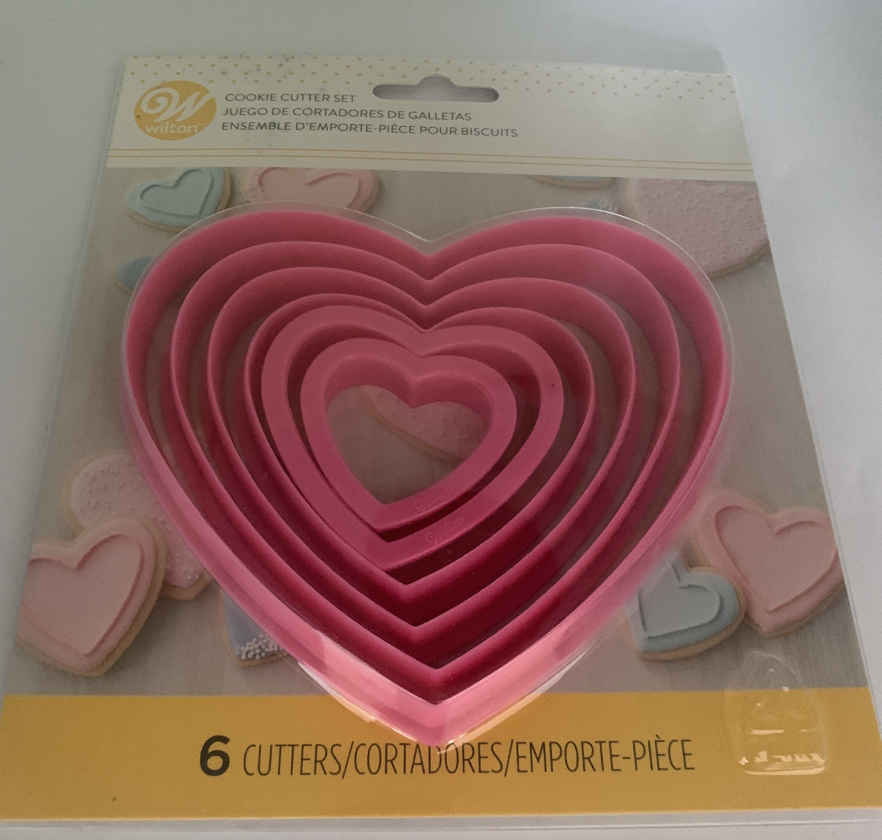 NEW Wilton LOVE 4 Piece Set & HEARTS Metal Cookie Cutter Valentines Day!