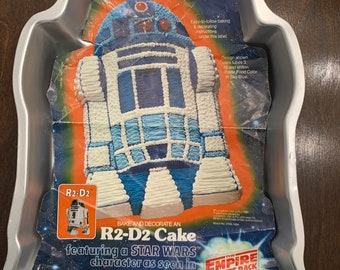 Wilton R2D2 Star Wars cake pan/Wilton star wars empire strikes back/Star Wars cake pan/vintage Wilton aluminum cake pan. Special cake pans.