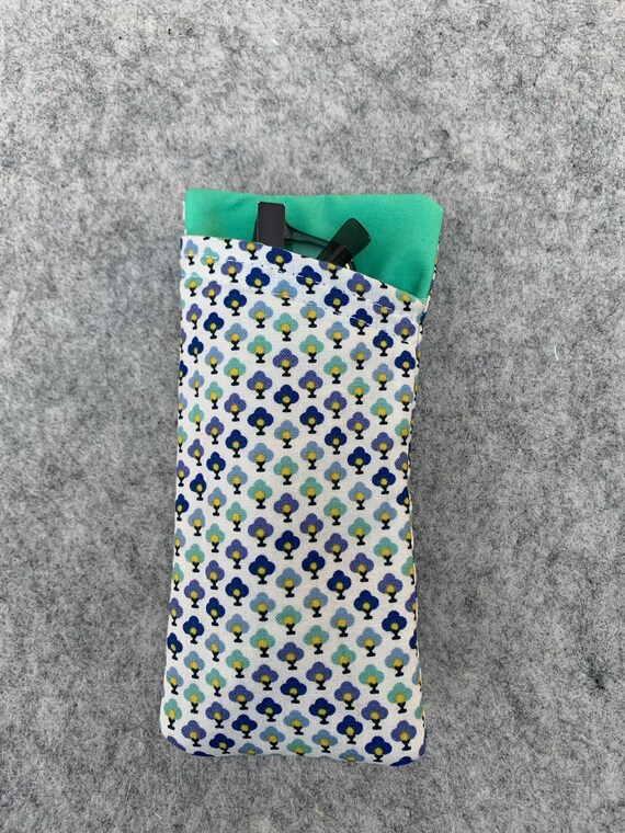 Liberty print glasses case. Soft fabric reading glasses protection.