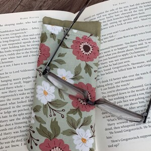 Floral Fabric Glasses Case: Soft Lined Protection image 2