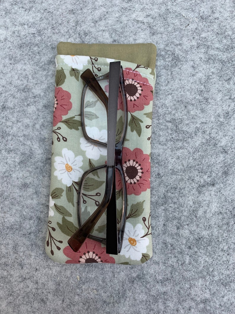 Floral Fabric Glasses Case: Soft Lined Protection image 3