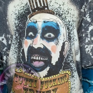 Camiseta blanqueada de payaso de terror, luz negra, Tutti Frutti imagen 1