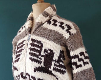 Pull cowichan vintage des années 80 et 80 en laine tricotée crème marron fait main col châle Thunderbird 48" poitrine