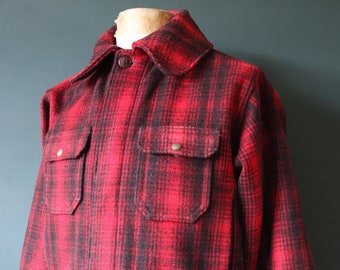 Vintage 1960s 60s red plaid Woolrich buffalo plaid wool hunting mackinaw jacket 46” chest workwear work chore checked logger