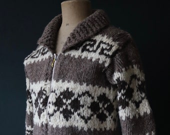 Vintage 1970s 70s hand knitted wool cowichan sweater cardigan jumper knit surf ski grey cream brown shawl collar 42” chest
