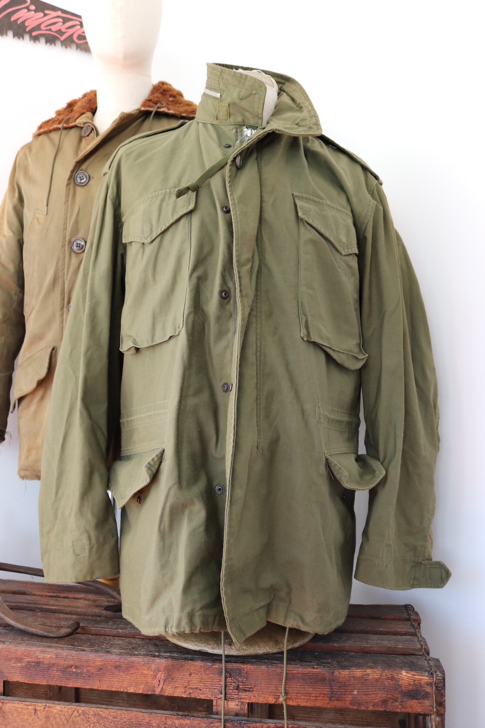 Vintage 1960s 60s US army M-65 M65 sateen khaki green cotton jacket 46 chest USA US military 