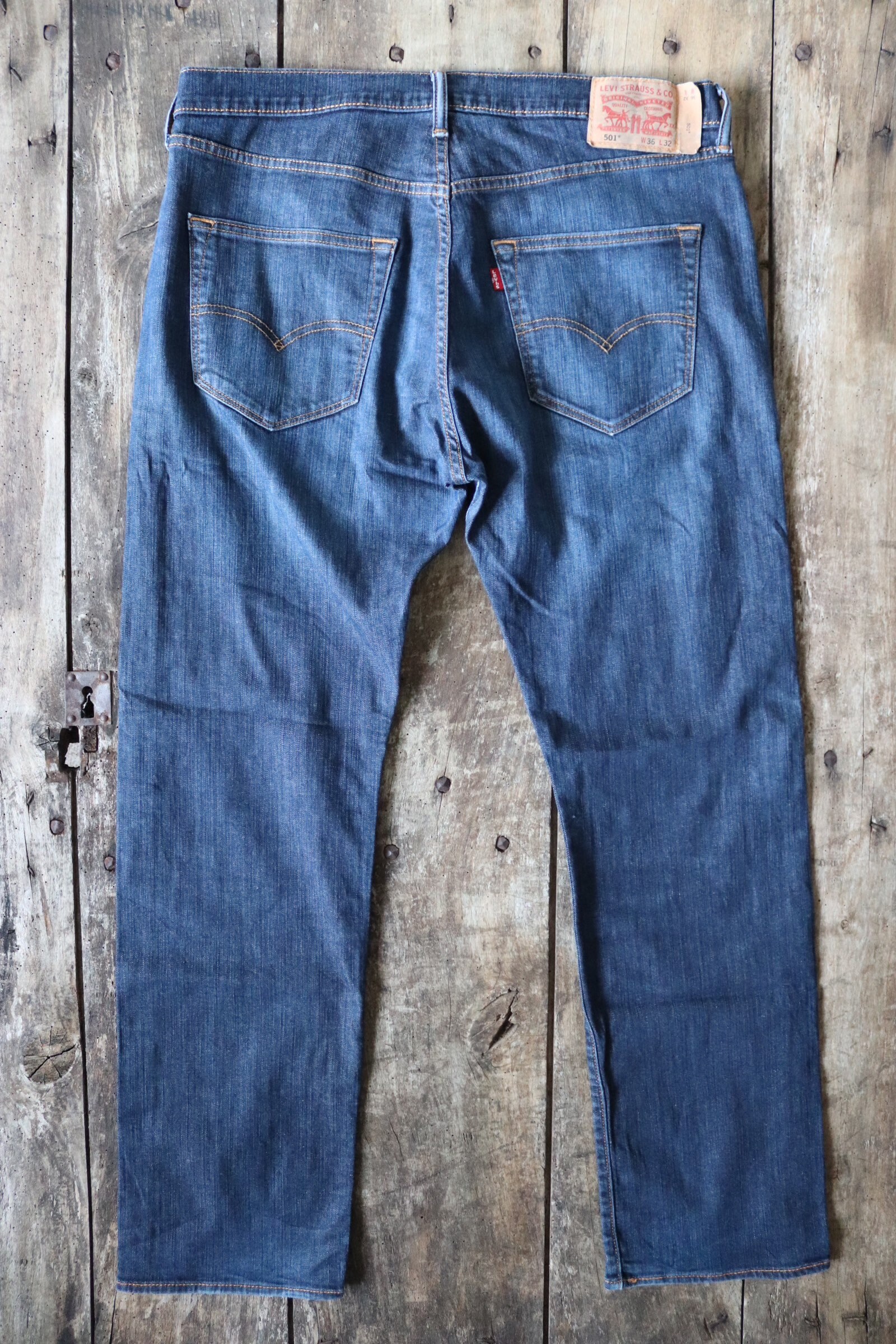 Vintage Levis Levis Strauss 501 blue denim jeans 36 x 31 workwear red tab small e