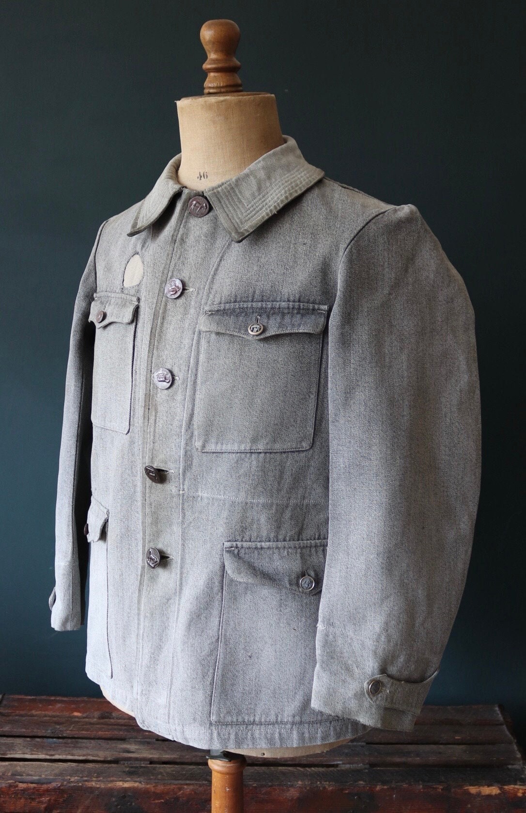 Vintage 1930s 30s 1940s 40s French grey salt pepper briar proof cotton  hunting work jacket 43” chest venery animal scene buttons repaired