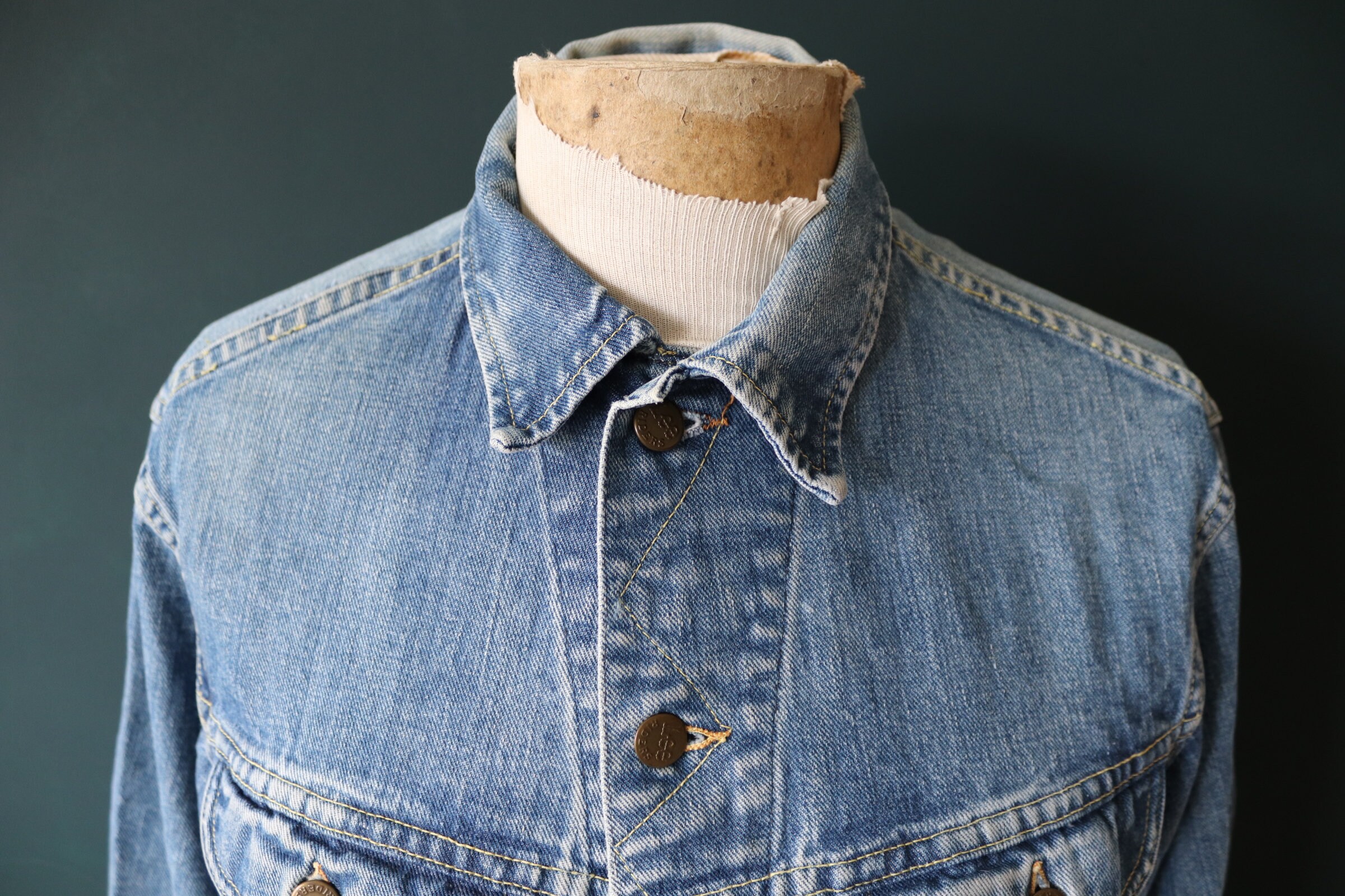 Vintage 1970s 70s Lee 101 denim trucker jacket Union Made 44 chest workwear