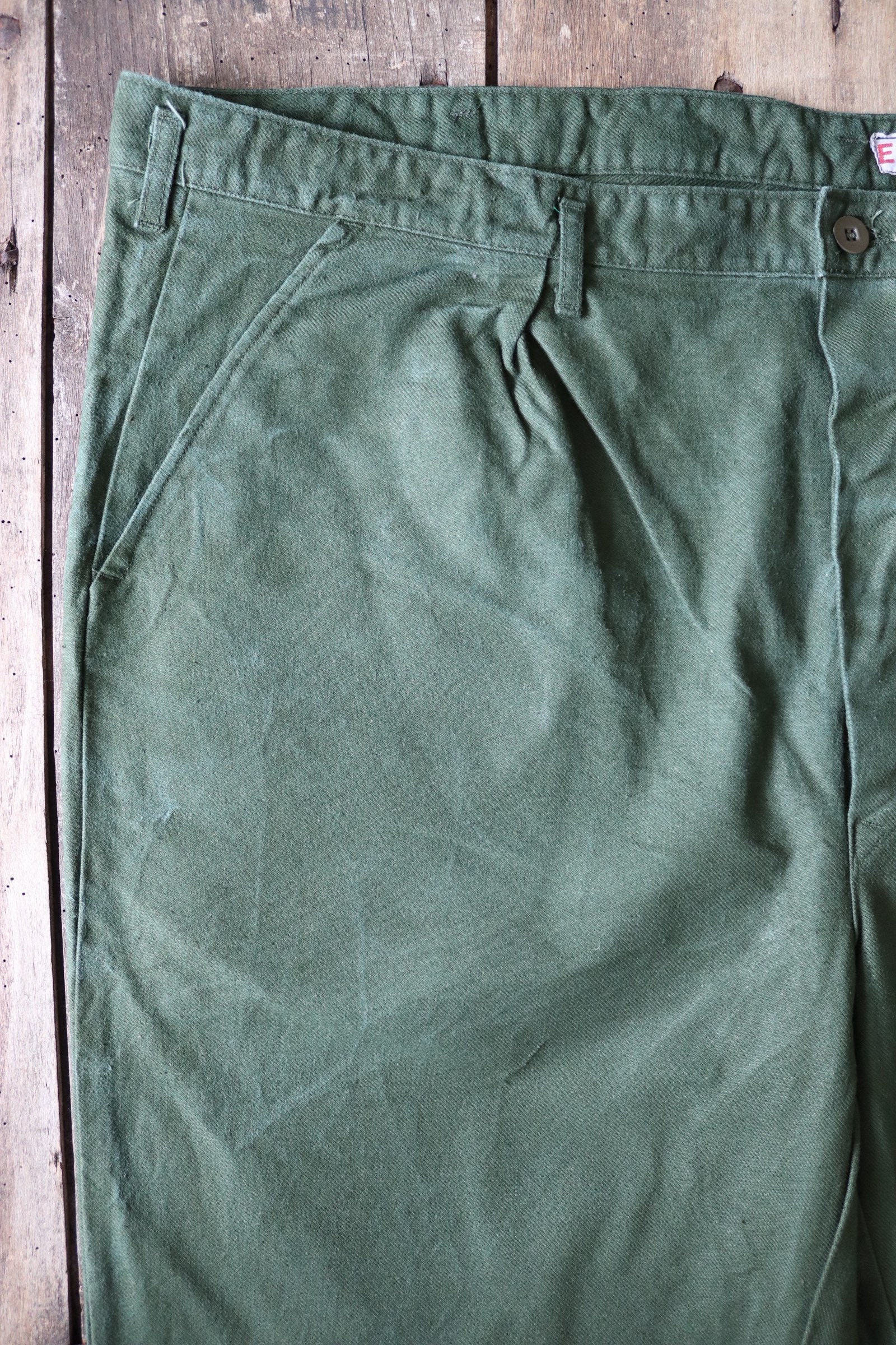 Vintage 1980s 80s Swedish army military green cotton twill utility