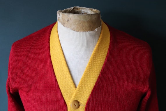 Vintage 1960s 60s American USA red wool knitted v… - image 4