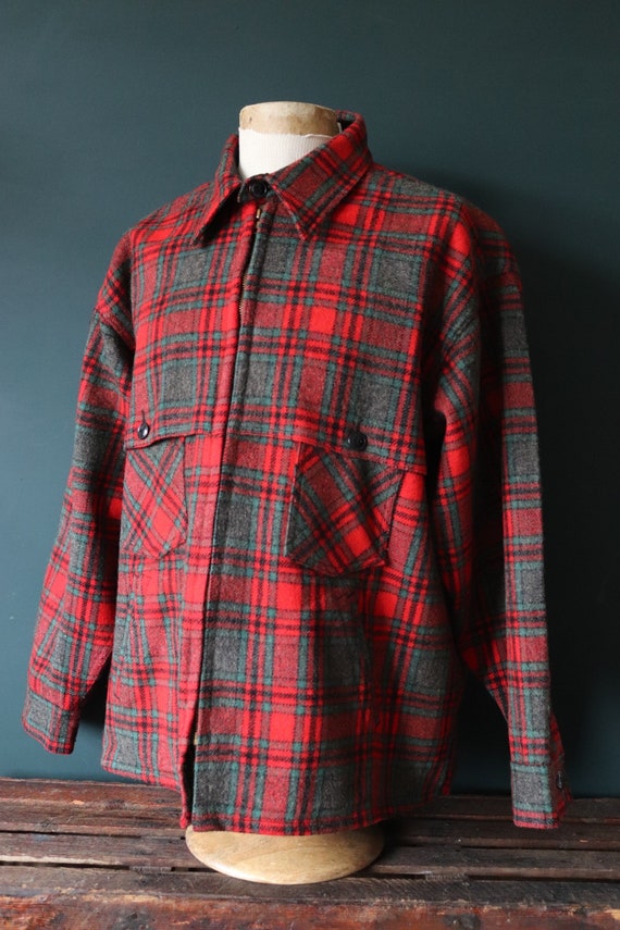 Vintage 1960s 60s Johnson wool plaid checked red grey green cruiser mackinaw hunting jacket 50” chest