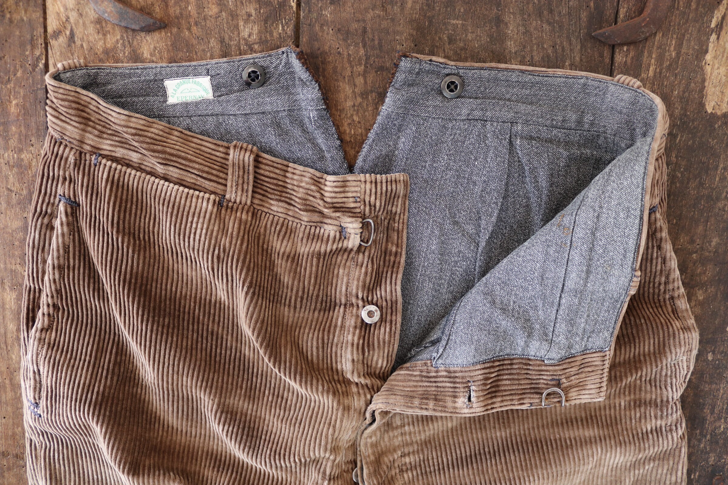 TISSU EXTRA FrenchWork Corduroy Trousers | olimpiachiodatrici.com