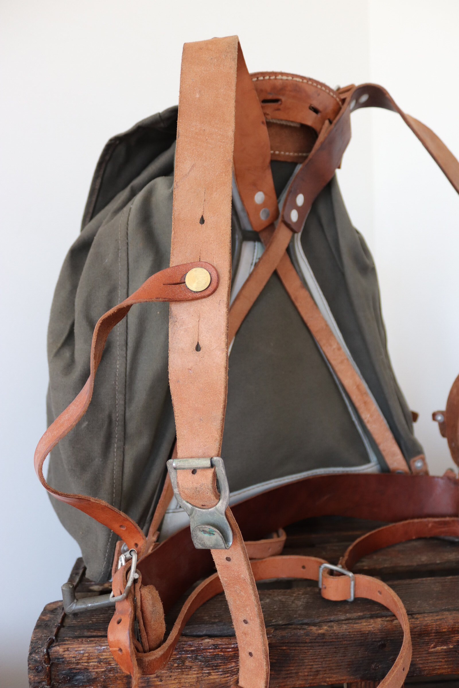 Vintage 1940s 40s Swedish army military canvas leather metal frame M39