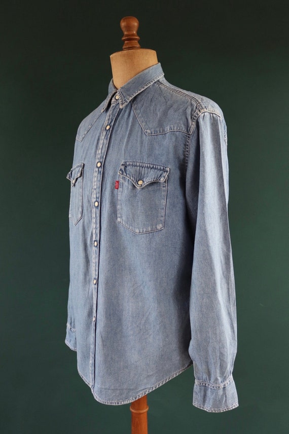 Vintage Levis Levi Strauss mid blue chambray denim shirt cowboy western 48" chest red tab pearl snap