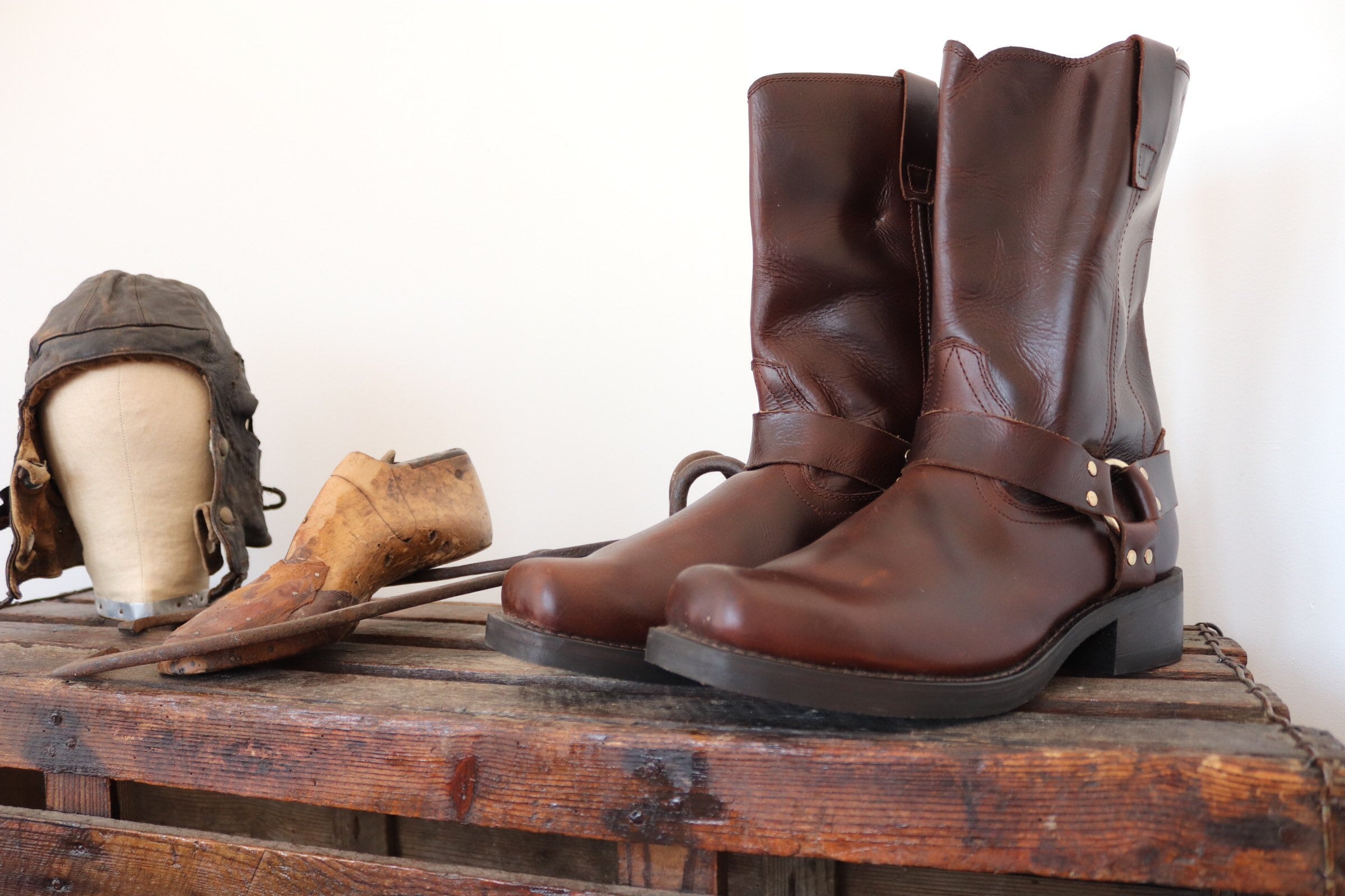 conker coloured boots