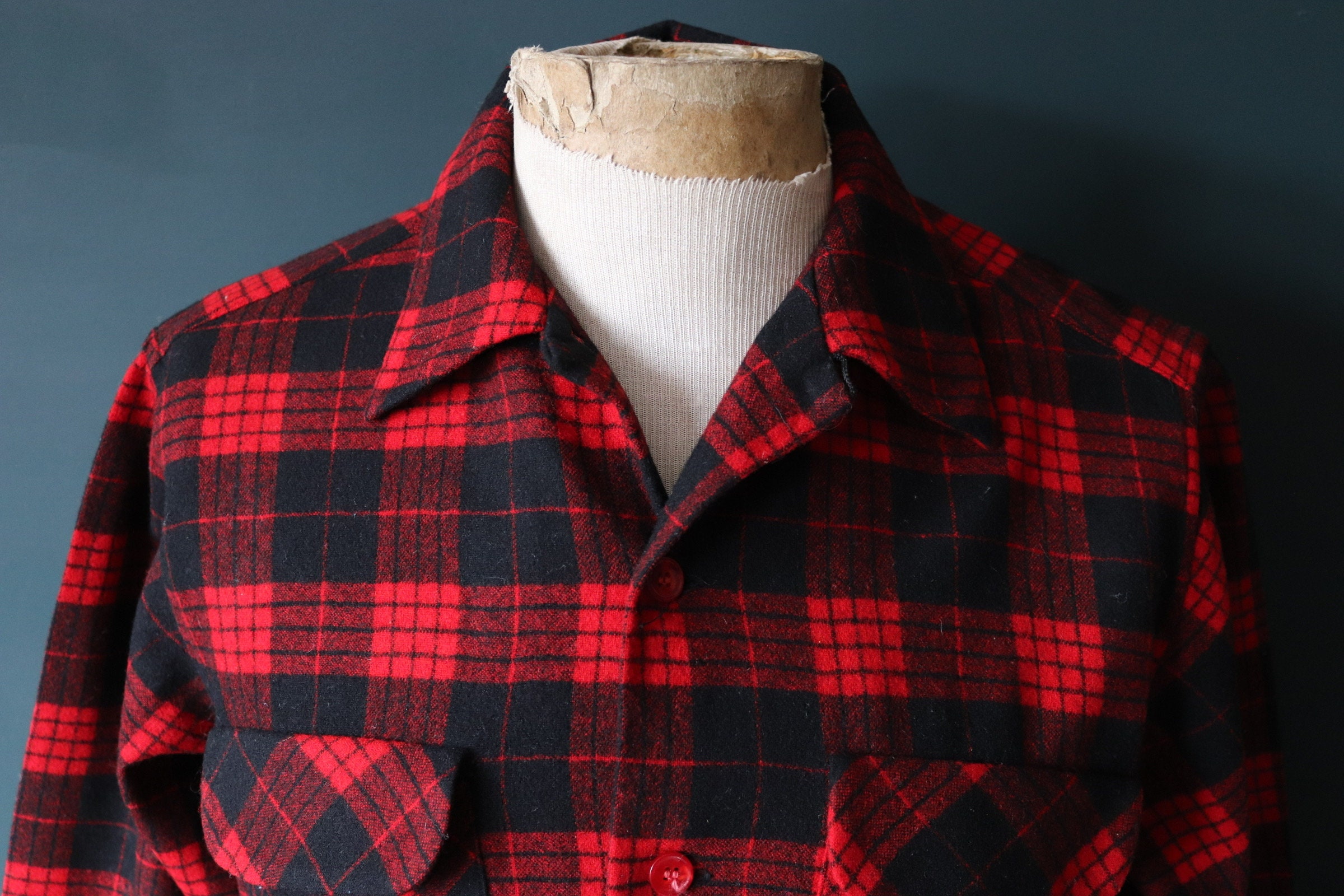 Vintage 1960s 60s 1970s 70s Pendleton Wool Shirt Red Black Vintage 1960s 60s 1970s 70s Pendleton Wool Shirt Red Black