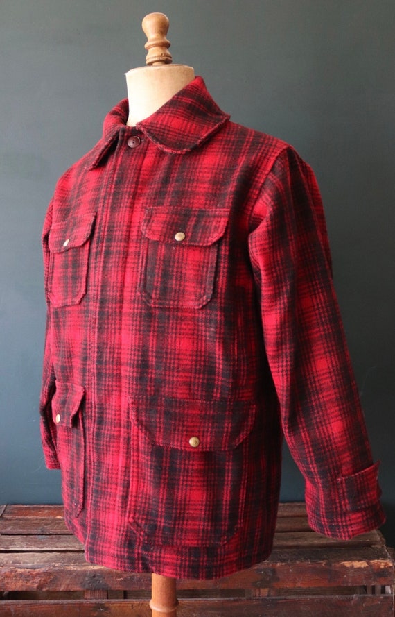 Vintage 1970s 70s red plaid Woolrich buffalo plaid wool hunting mackinaw jacket 46” chest workwear work chore checked logger