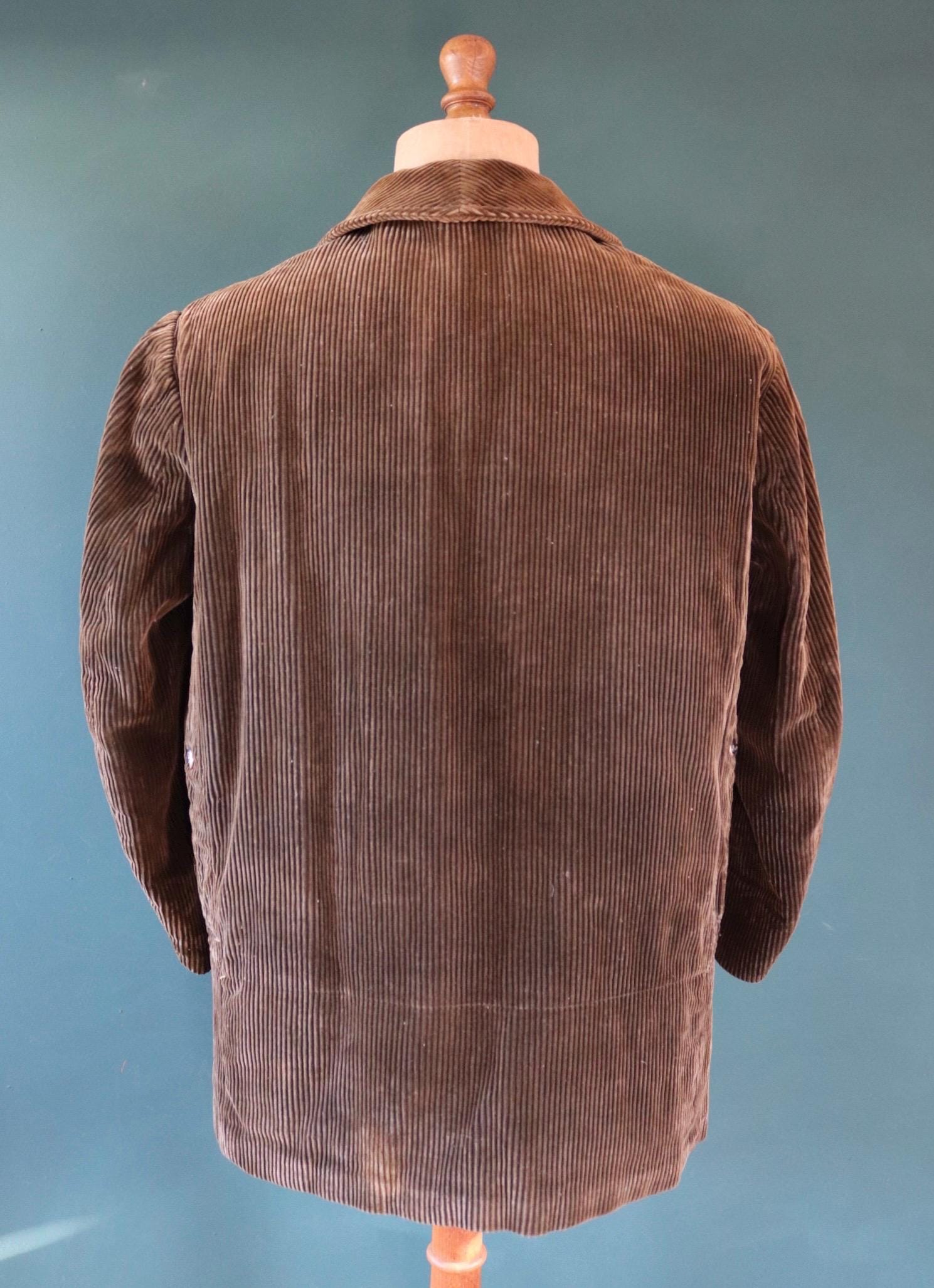 40〜50s french corduroy hunting jacket Vintage French Corduroy Workwear Jacket: 1940s Hunting Coat