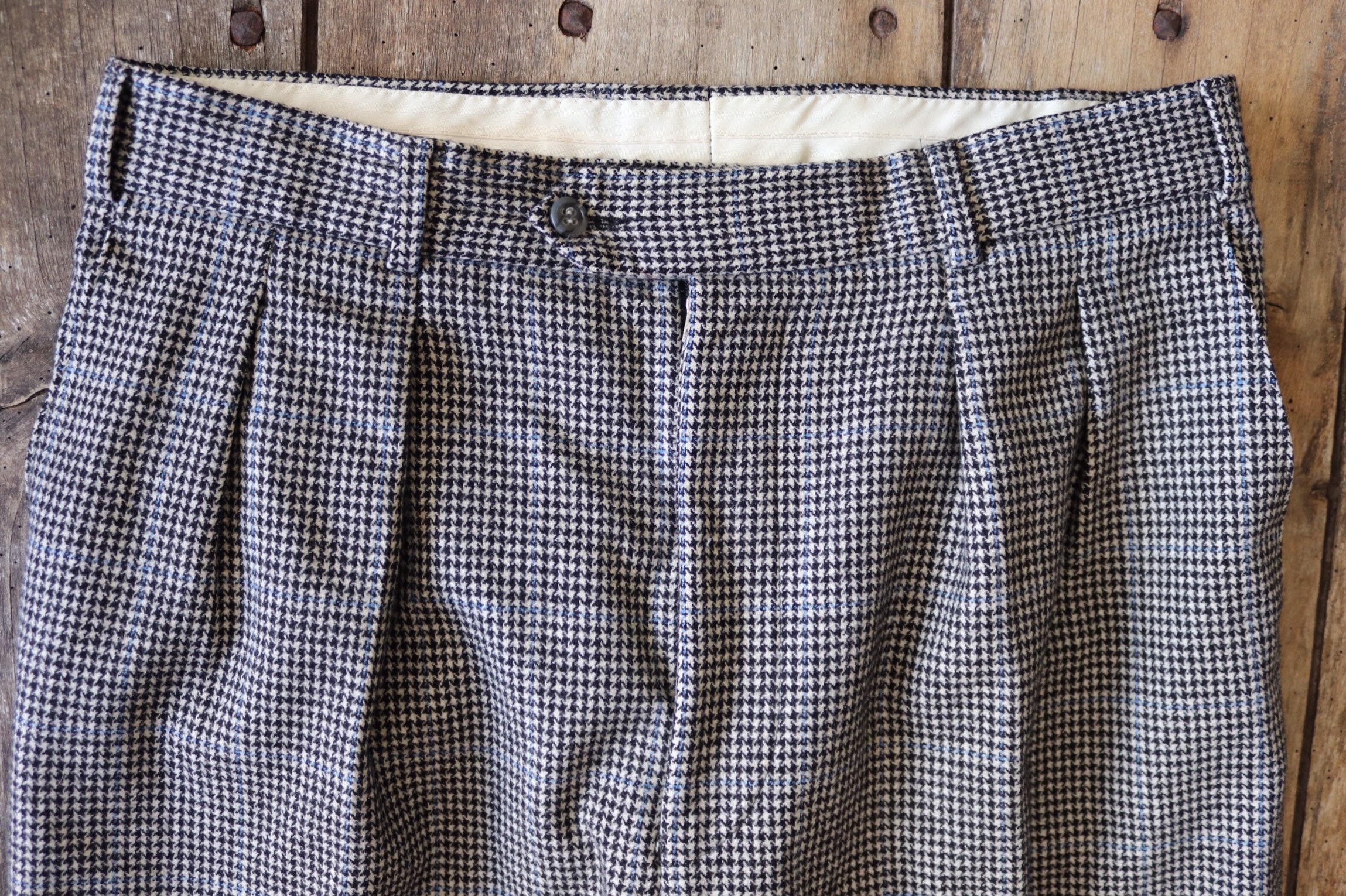 Vintage 1980s 80s does 1950s 50s houndstooth dogtooth check cuffed trousers  pants pleated drop loop 34” x 32” carrot