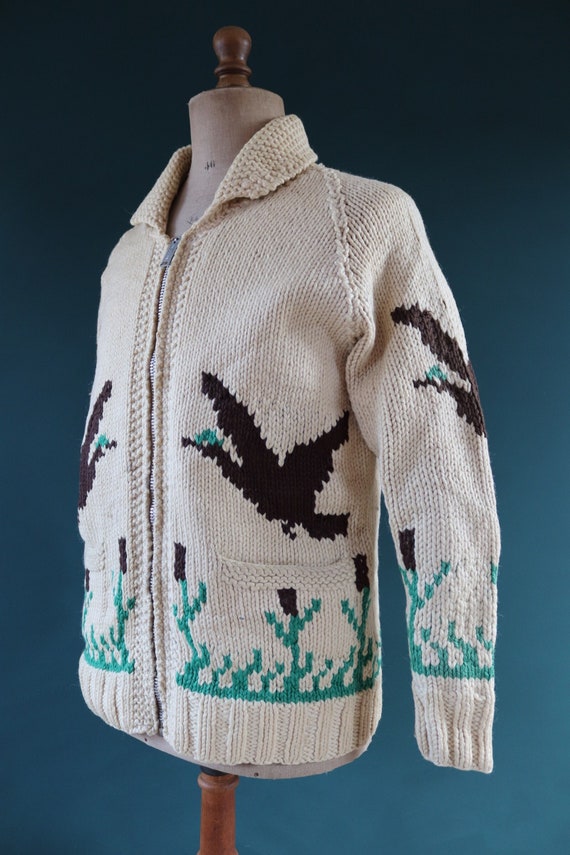 Vintage 1960s 60s hand knitted cream ducks geese thick wool cowichan sweater cardigan jumper knit Conmar zipper shawl collar 42” chest