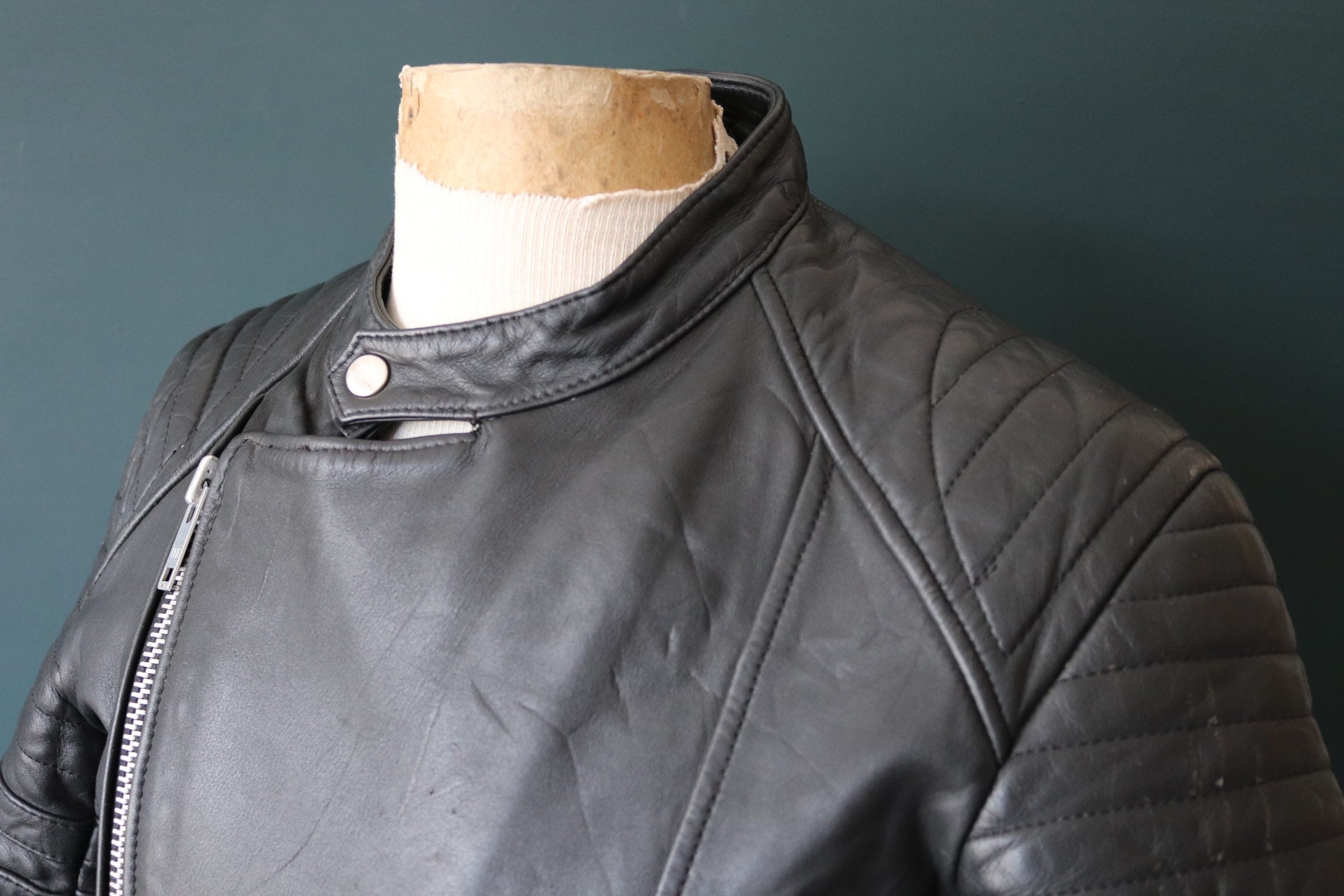 Vintage 1980s Black Leather Jacket Cafe Racer 38” Chest