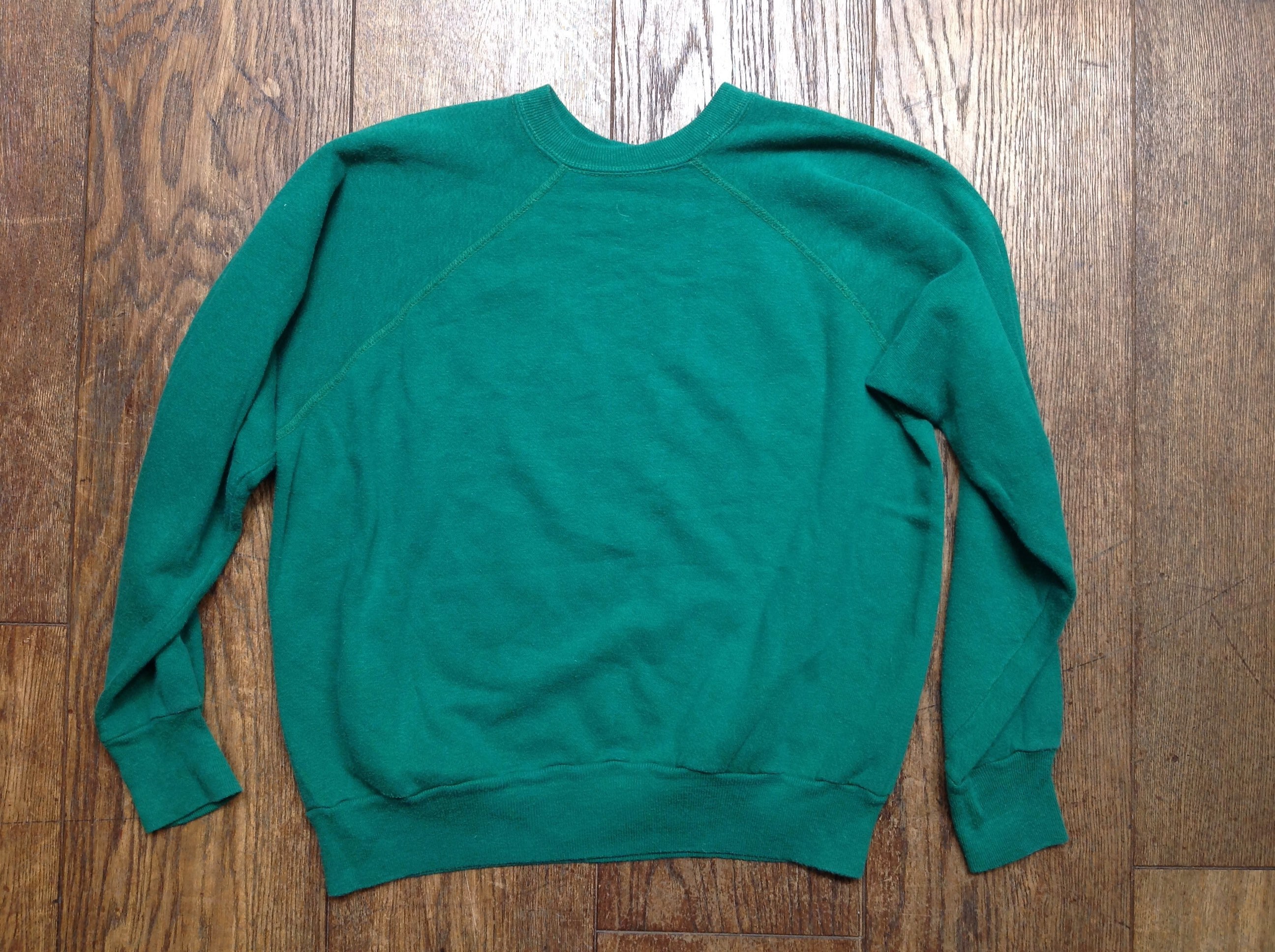 Vintage 1970s 70s green raglan sweatshirt clover leaf Irish overlock ...