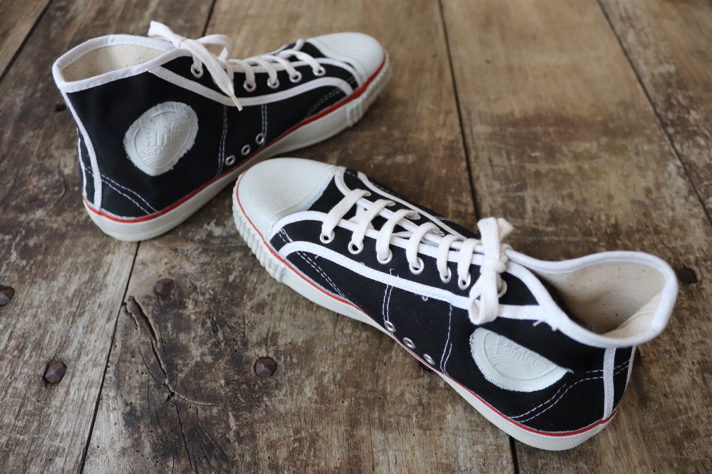 Vintage 1970s 70s deadstock black canvas trainers sneakers Forward made ...