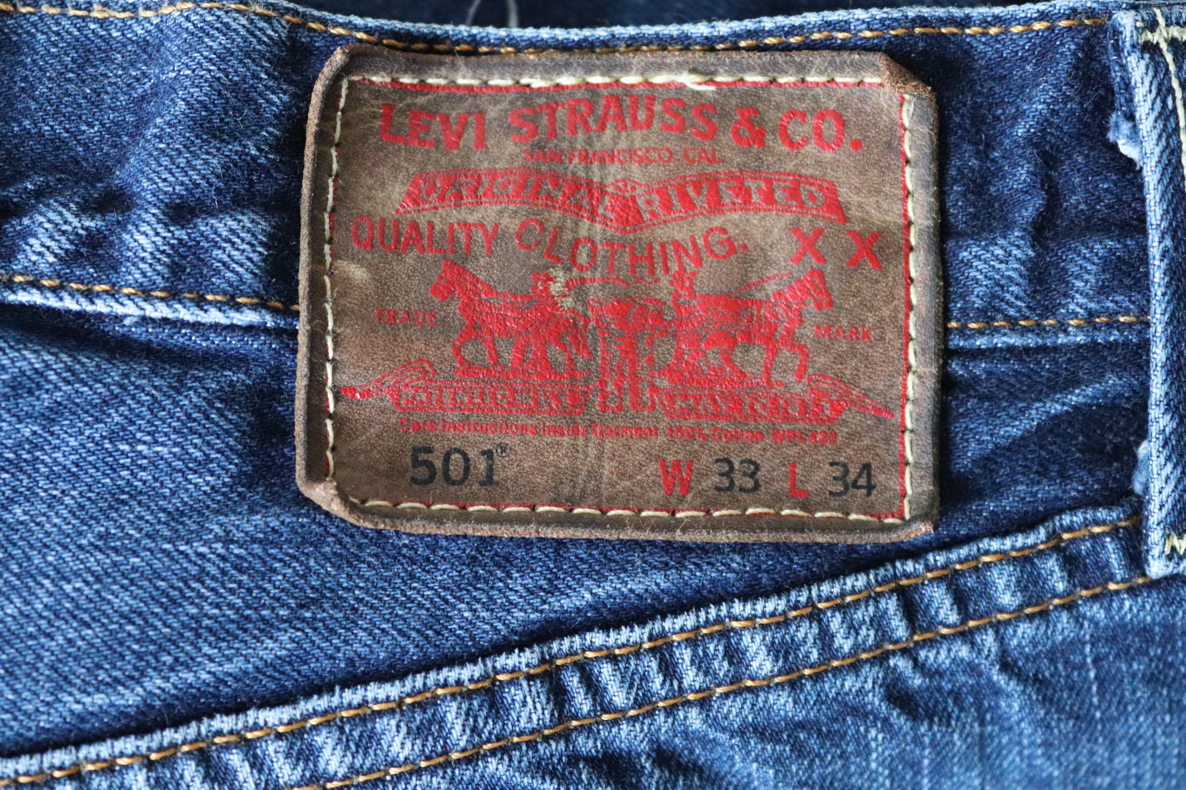 Vintage Levis Levis Strauss selvedge 501 blue denim jeans 31 x 33 workwear red tab small e
