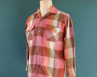 chemise à carreaux en laine Penneys Towncraft vintage des années 1960 - col bouclé - poitrine de 45 po.