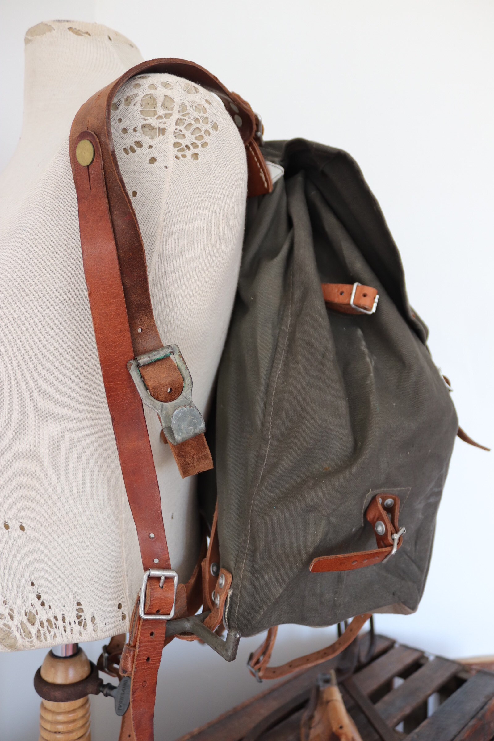 Vintage 1940s 40s Swedish army military canvas leather metal frame M39