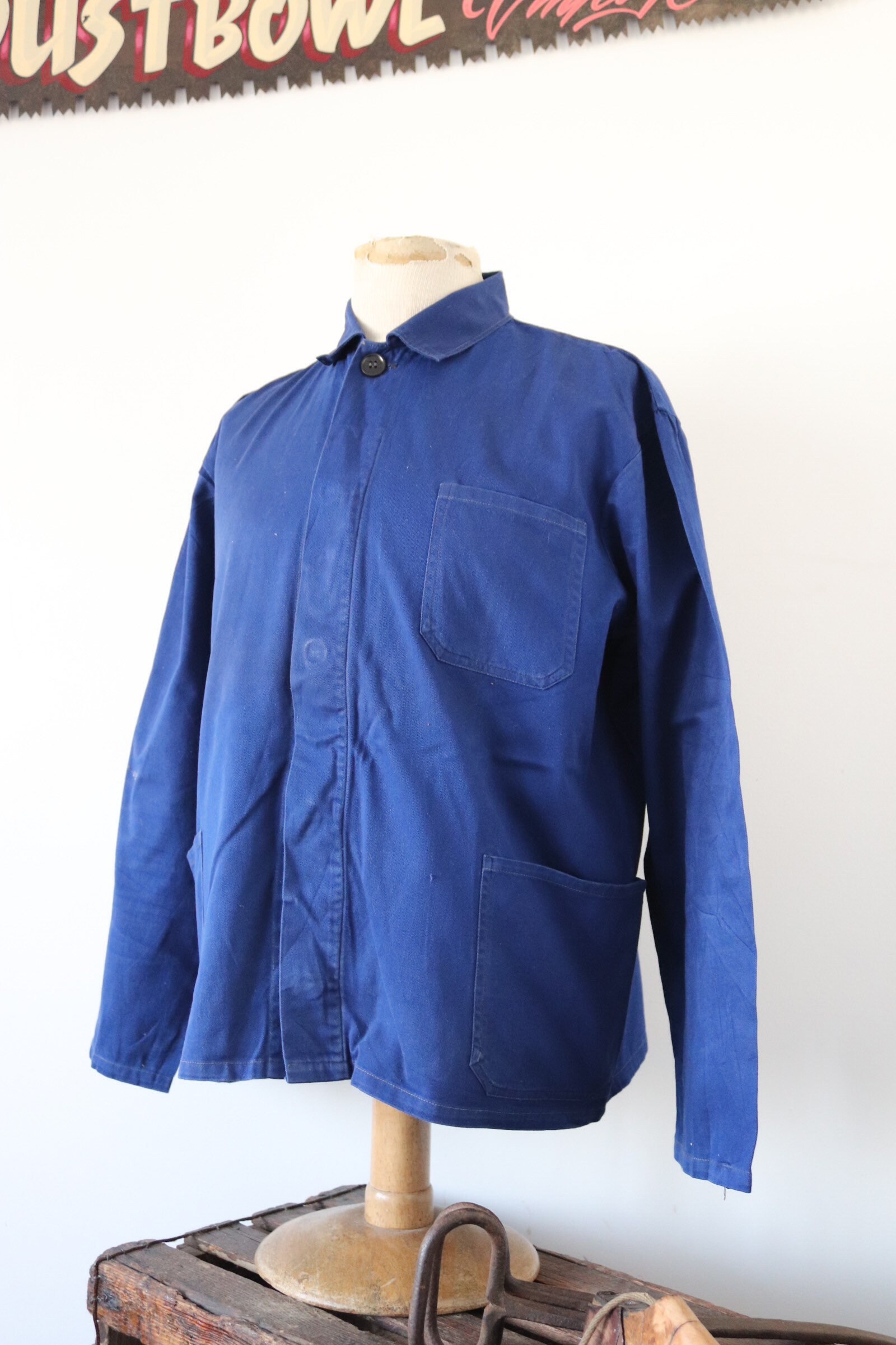 Vintage french indigo blue cotton twill work chore jacket 49 chest workwear