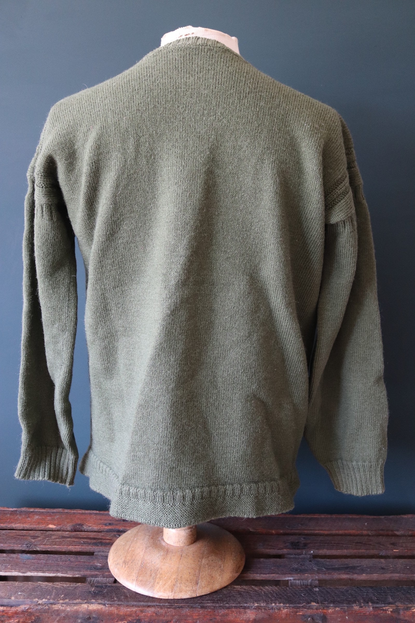 Vintage green Guernsey gansey fisherman sweater jumper wool Breton 44