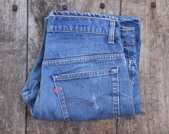 Vintage jaren 1980 jaren '80 Levi Strauss Levis blauw 517 boot cut denim jeans kleine e rode tab gemaakt in de VS 33" x 31"