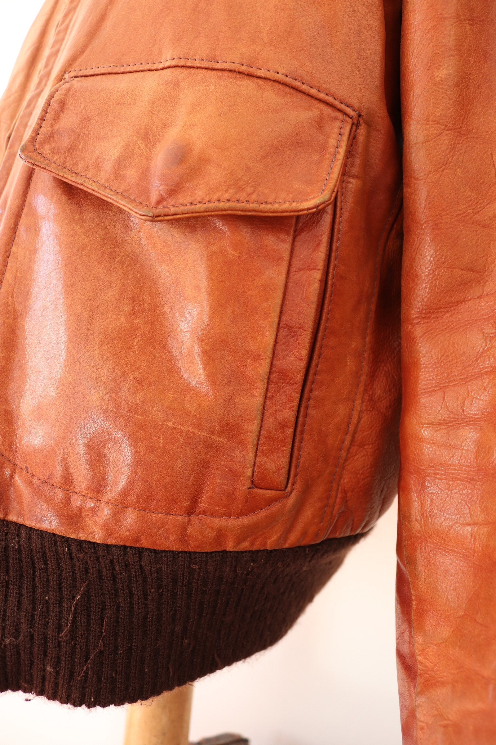 Vintage 1960s 60s tan brown leather bomber jacket Talon zipper 44 chest
