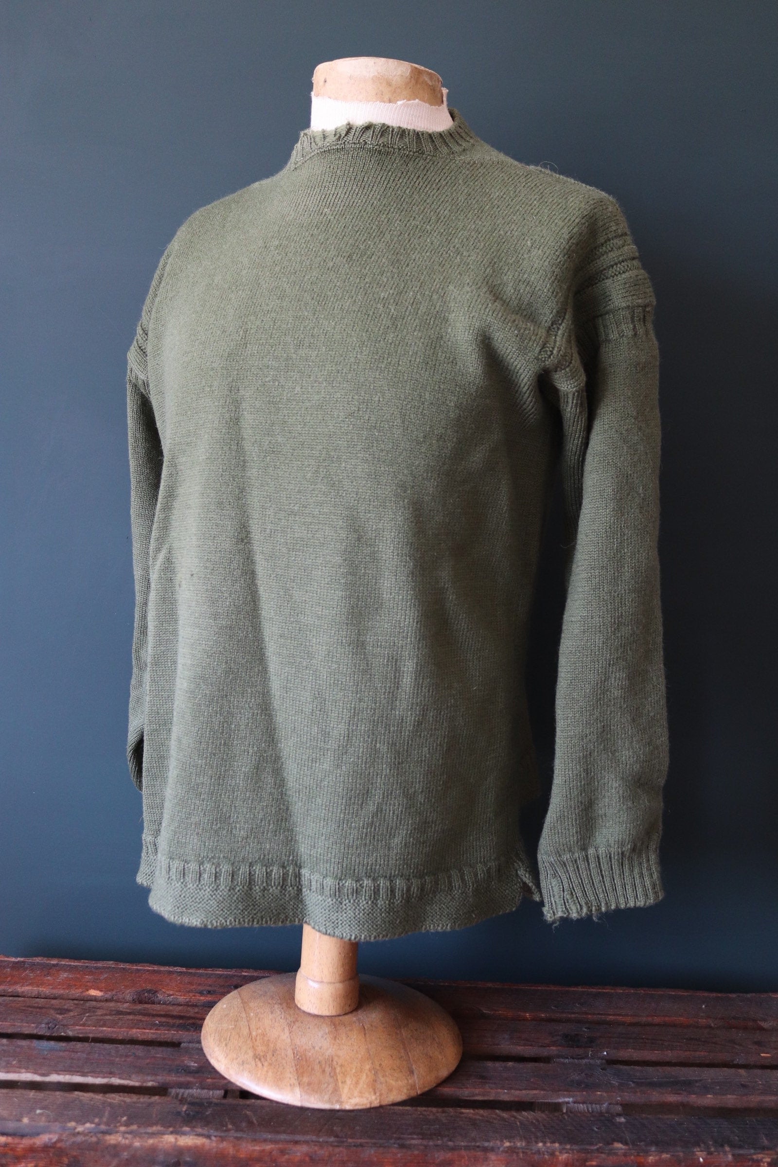 Vintage green Guernsey gansey fisherman sweater jumper wool Breton 44