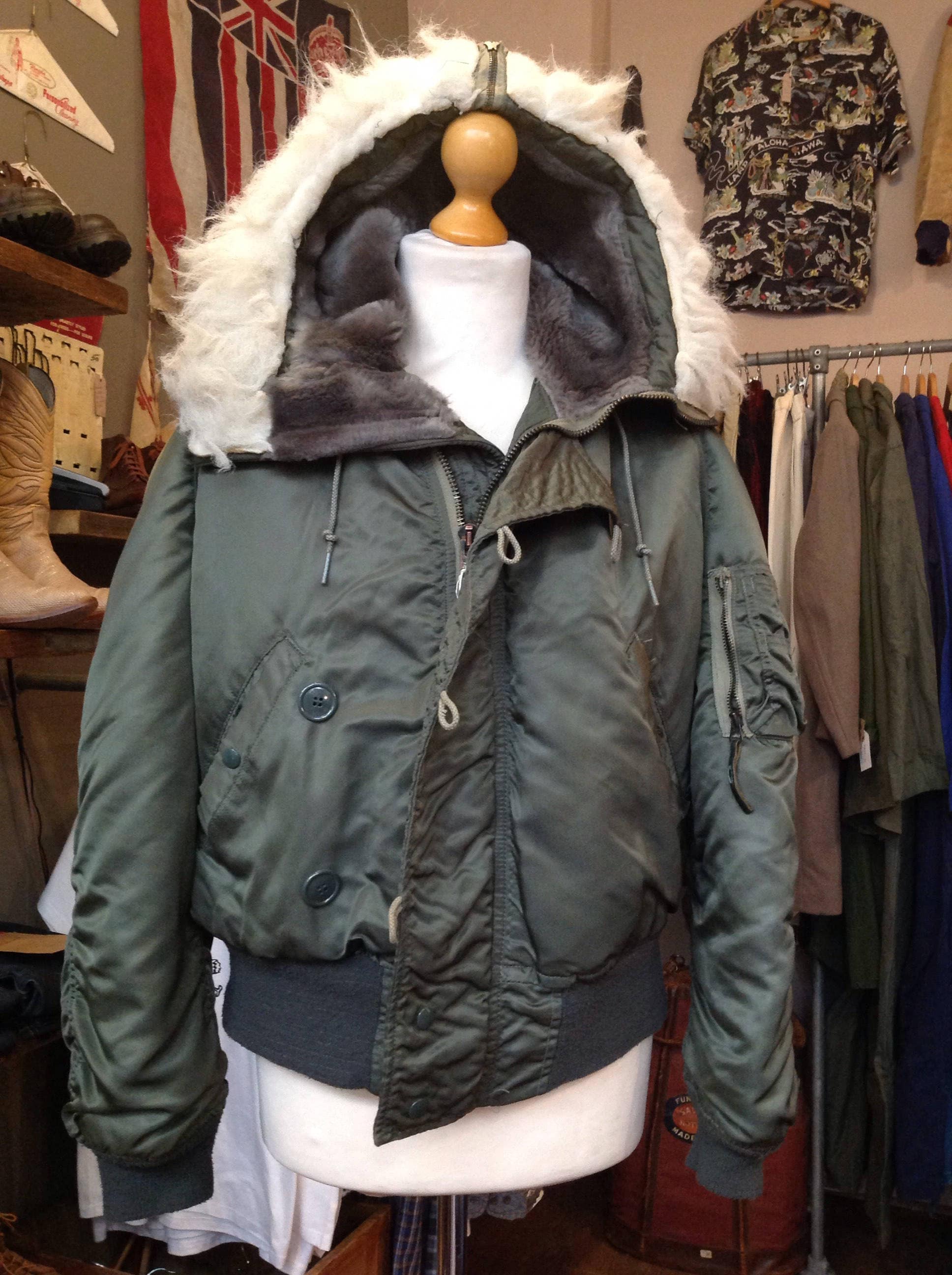 Vintage 1970s 70s green USAF US Air Force N2B extreme cold weather jacket split hood 50 chest