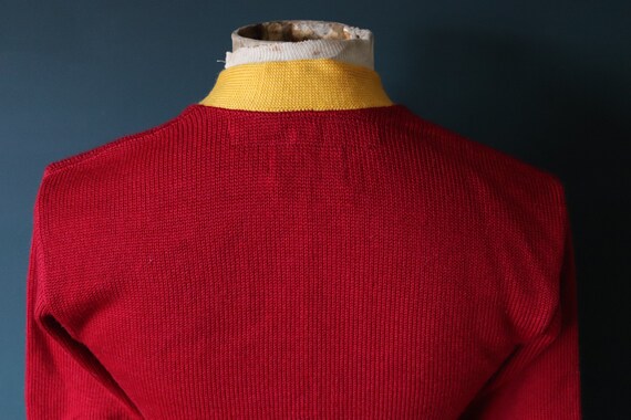 Vintage 1960s 60s American USA red wool knitted v… - image 9