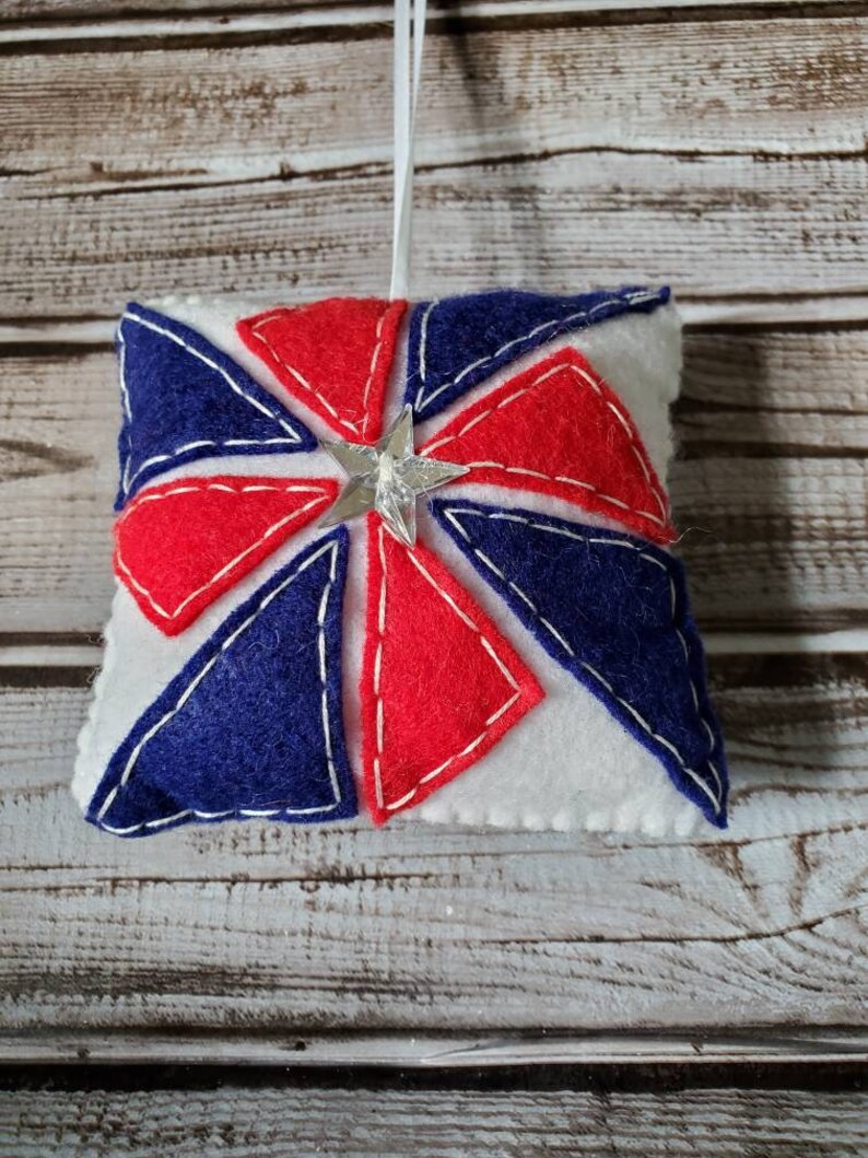july 4th ornament quilt pattern ornament patriotic wreath etsy