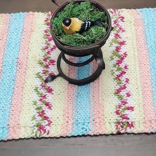 Snapdragon Table Runner, Knitted Floral Table Mat, Pink Blue Yellow Green White Acrylic Tablecloth, Farmhouse Home Spring Easter Decor