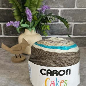 Cake Pop, Caron Cakes Yarn, Gray Cream Blue, Knit Crochet Projects , Medium #4 Acrylic Wool Yarn Bild 1