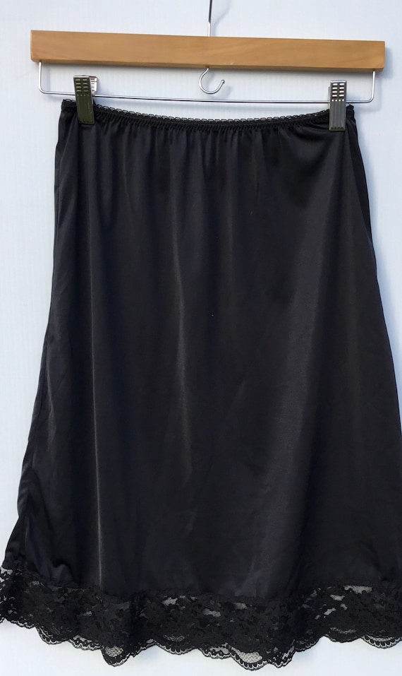 Vintage half slips black Gem