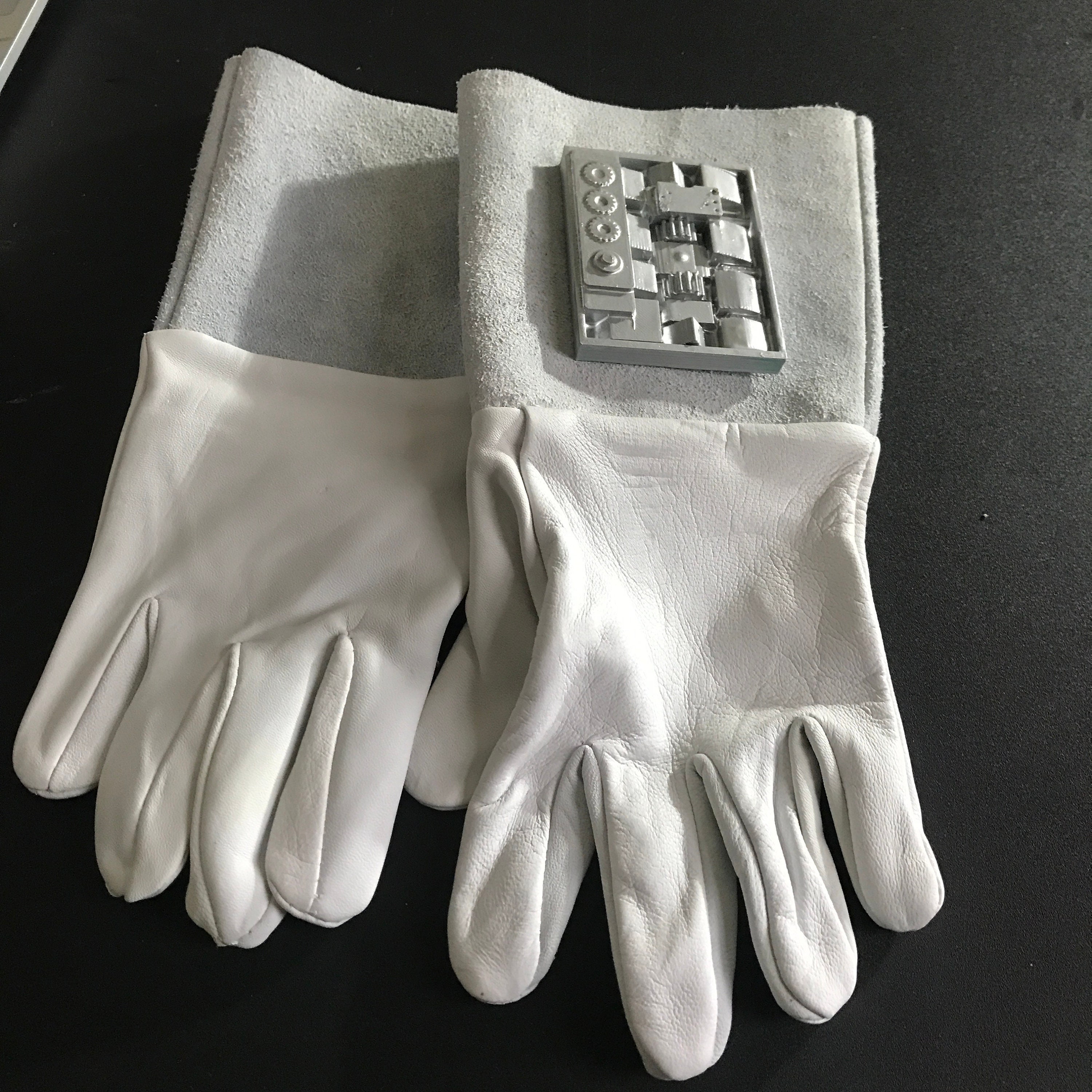 Star Wars Imperial Faux Leather Gloves Size: Medium/Large
