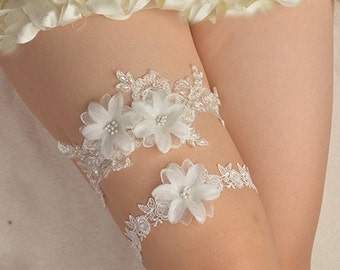 lace bridal garter, wedding garter, bride garter , lace garter, beaded garter, rhinestone beaded floral garter rosette garte