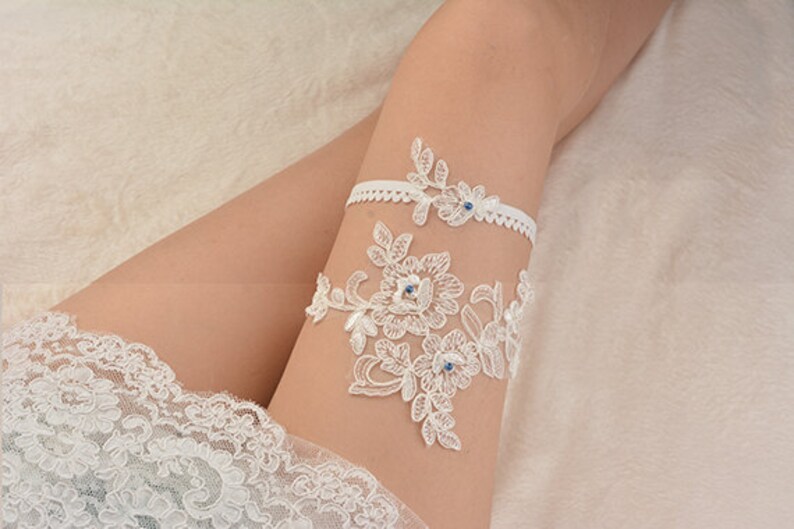 something blue garter bride garter set,toss garter wedding garter set,bridal garter beaded floral garter,garters for wedding