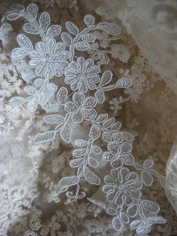 White bridal garter wedding garter ivory lace garter bride | Etsy