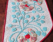 Free shipping!Table runner. Hand applique. Machine quilting, Flowers. Aqua and red.