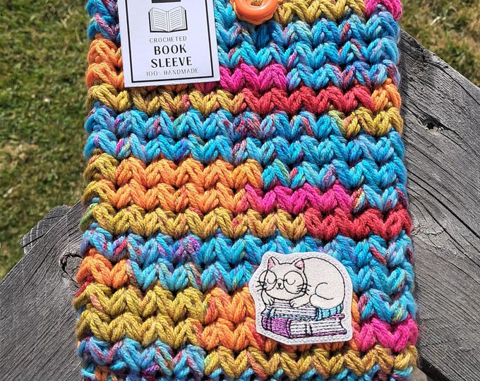 Crochet Book Sleeve: Rainbow Cat Books