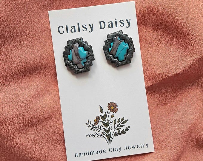 Stud: Medium Turquoise